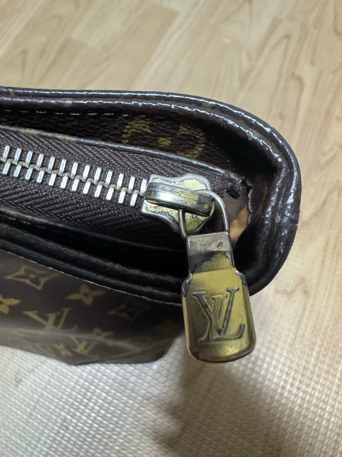 루이비통 모노그램 카바스 메조 숄더백 상품이미지4