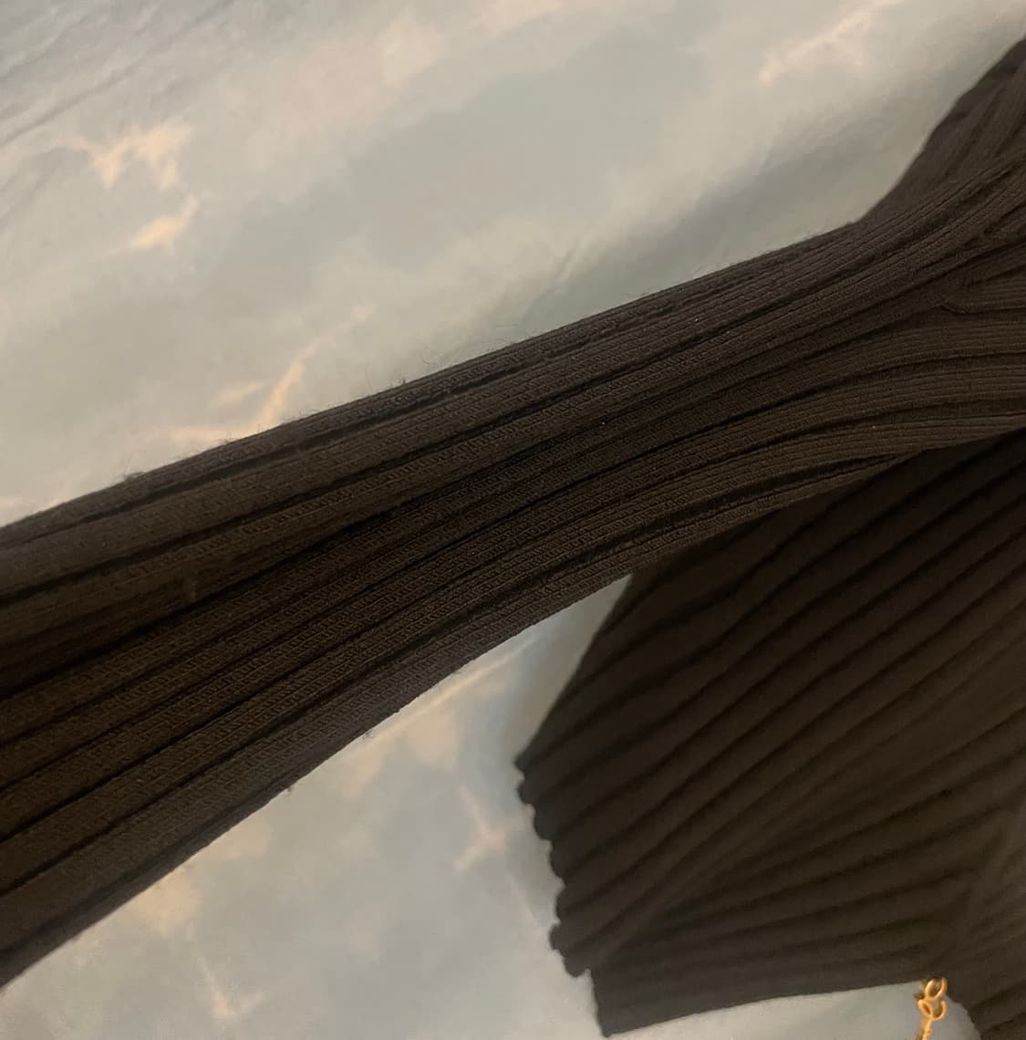 36) 자크뮈스 로고 참 크롭 가디건 블랙 상품이미지2