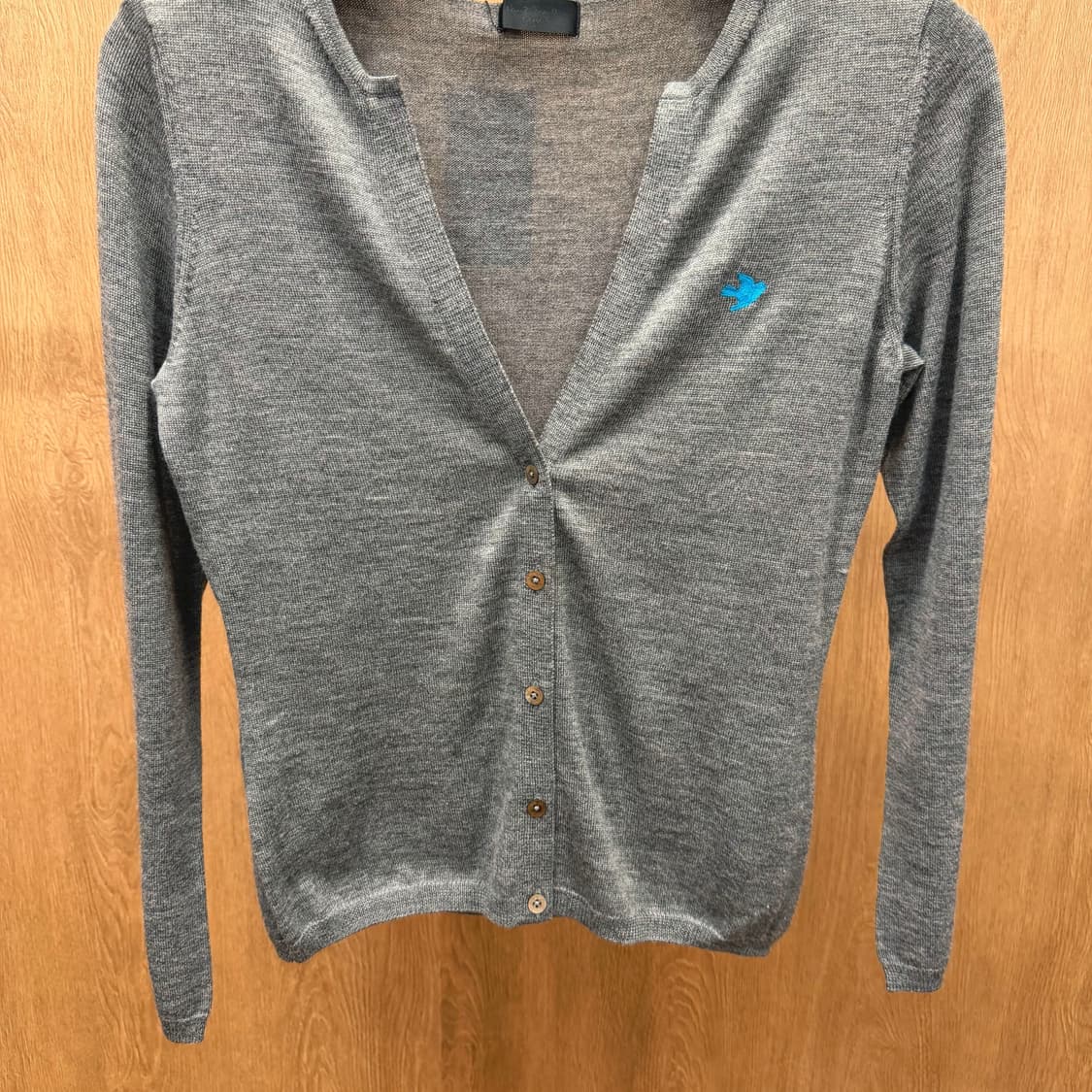 폴스미스 블랙 라벨 울 니트 가디건 블루 버드 로고 자수 디테일 그레이 상품이미지5