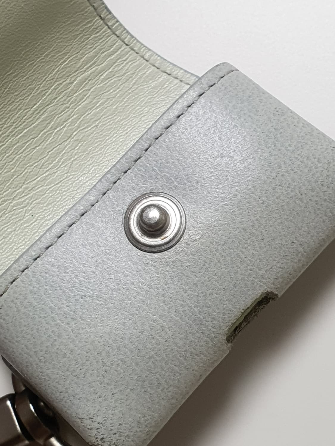 언어펙티드 에어팟 프로 케이스 그레이 상품이미지6