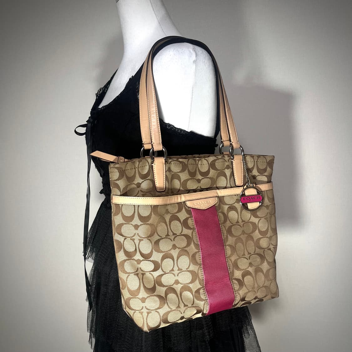 Coach 코치 베이지 핑크 갸루 숄더백 시그니처 패턴 오네갸루 상품이미지1