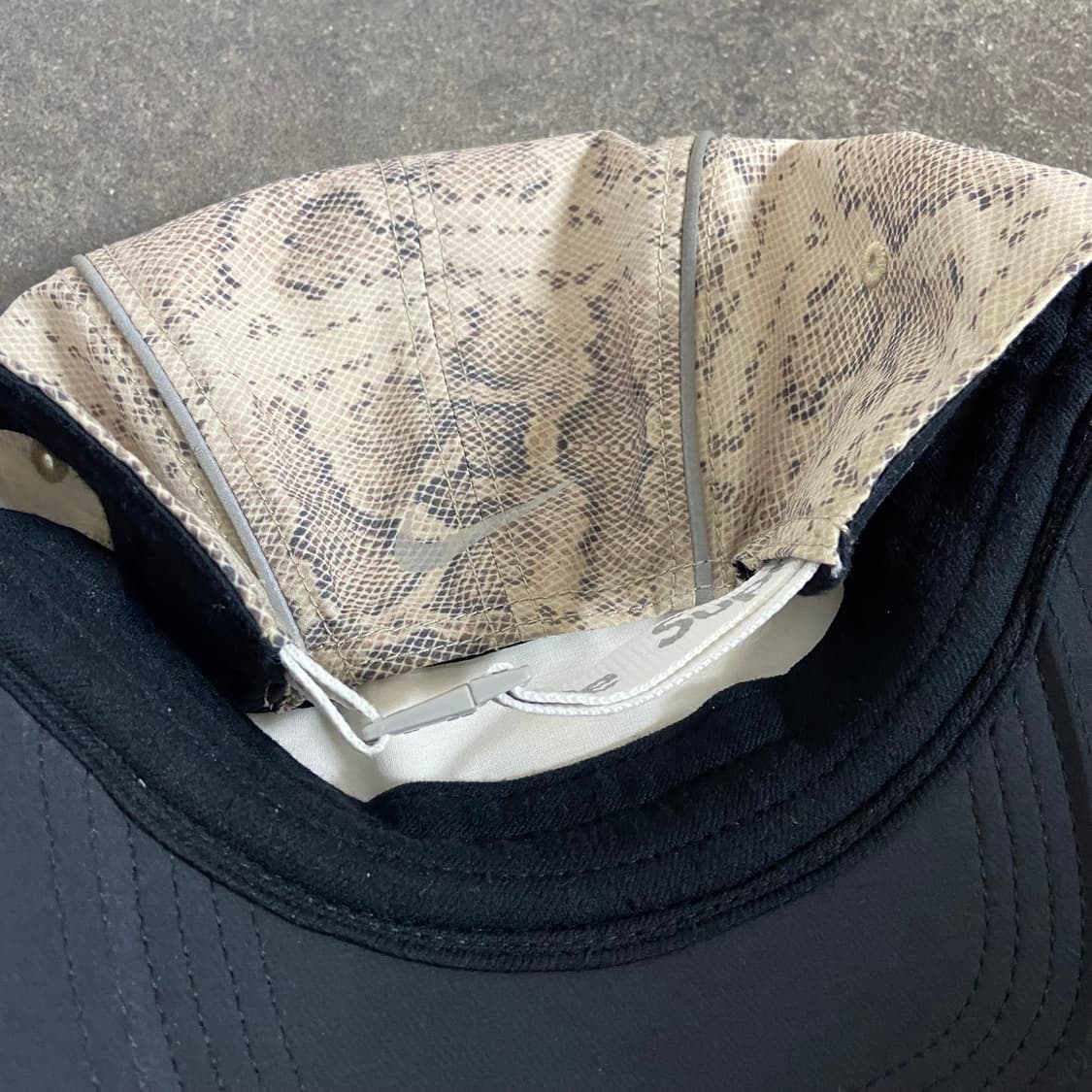 슈프림 X 나이키 에어맥스 스네이크 캠프캡 모자 상품이미지9