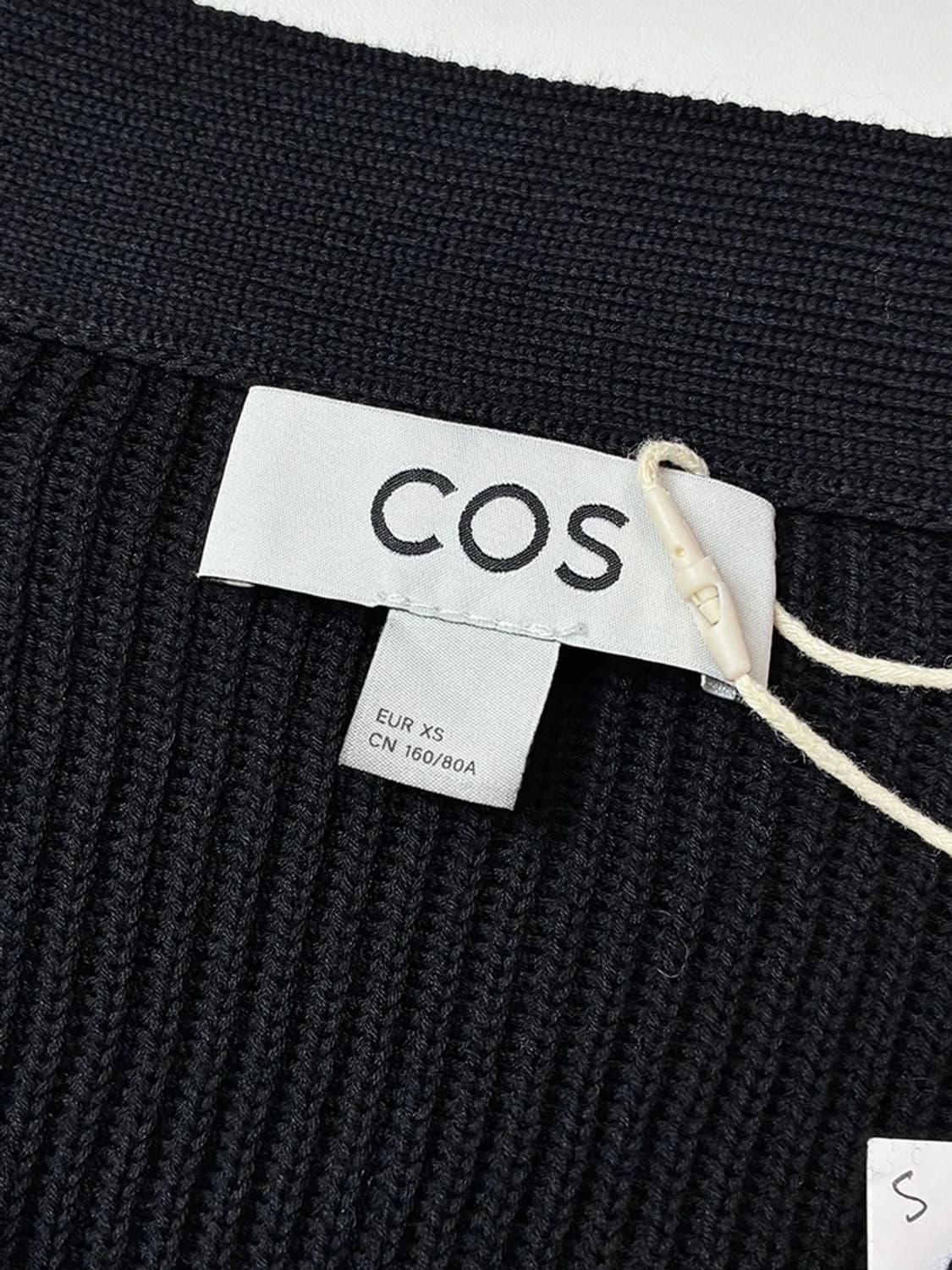 코스 COS 릴랙스드 핏 크롭 니트 카디건 PN5234 상품이미지5