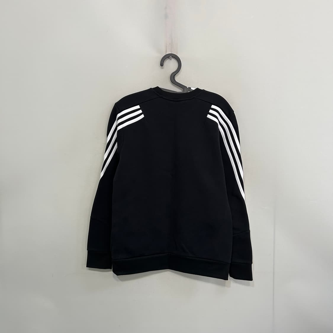 아디다스 여성 사이드라인 맨투맨 블랙 상품이미지3