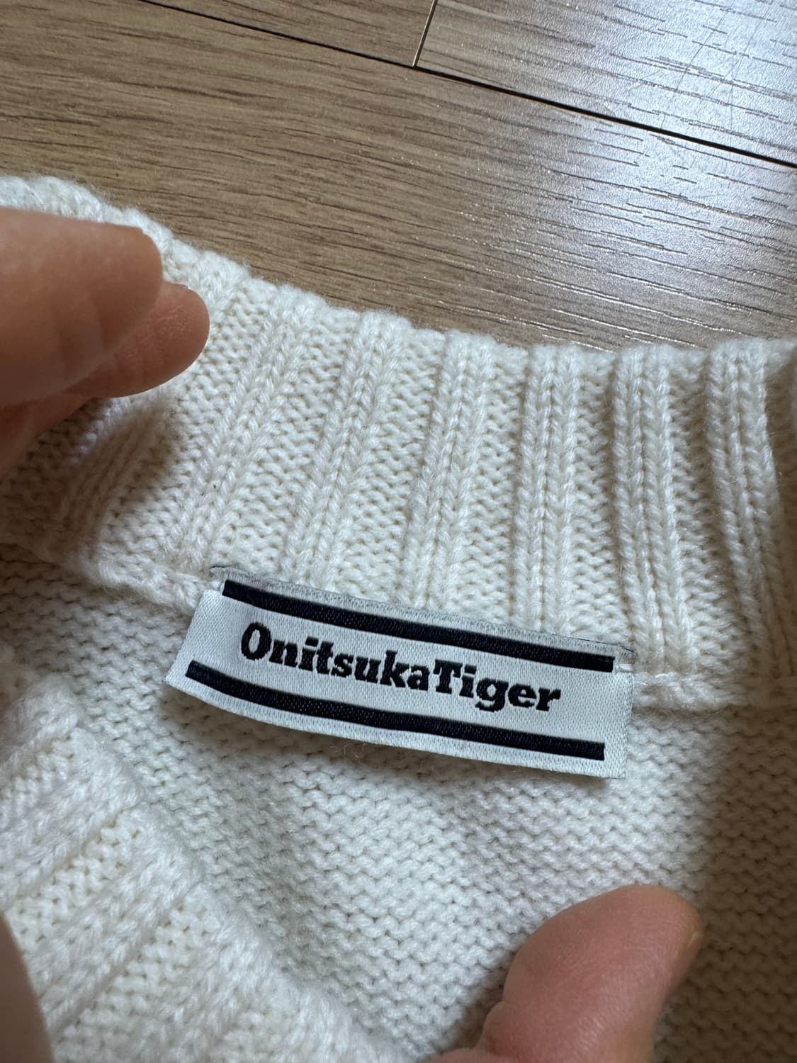 오니츠카타이거 스웨터 상품이미지8