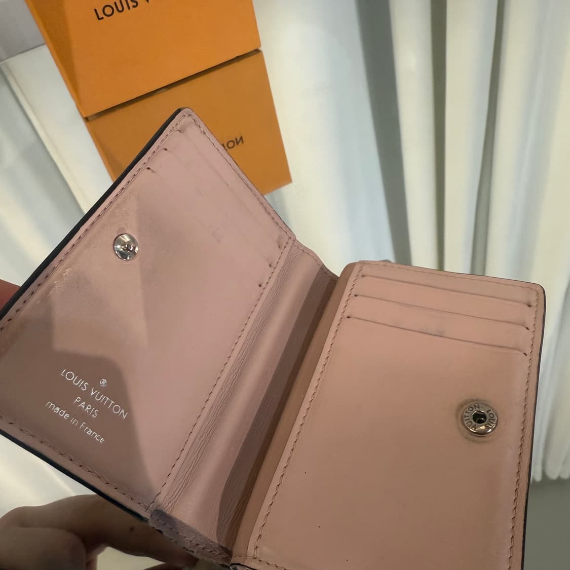 루이비통 마하나 핑크 코인 반지갑 상품이미지3