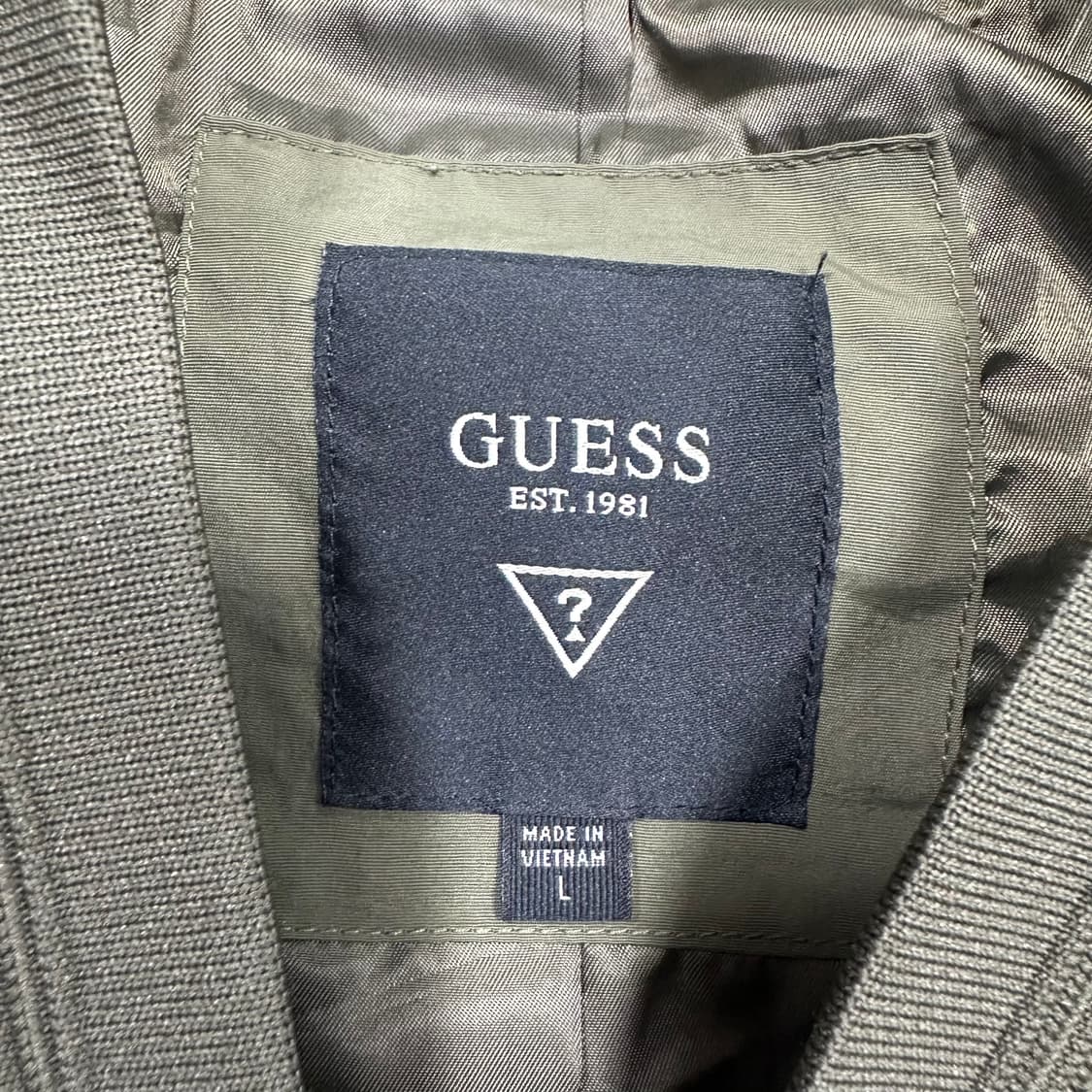 ✨ (만원 빈티지) 게스 카키 은장로고 블루종 바람막이 자켓  상품이미지4