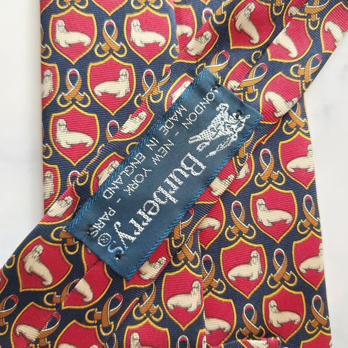 버버리 실크 레드&네이비 패턴 넥타이 9.9cm A+~A등급 K1299
 상품이미지9