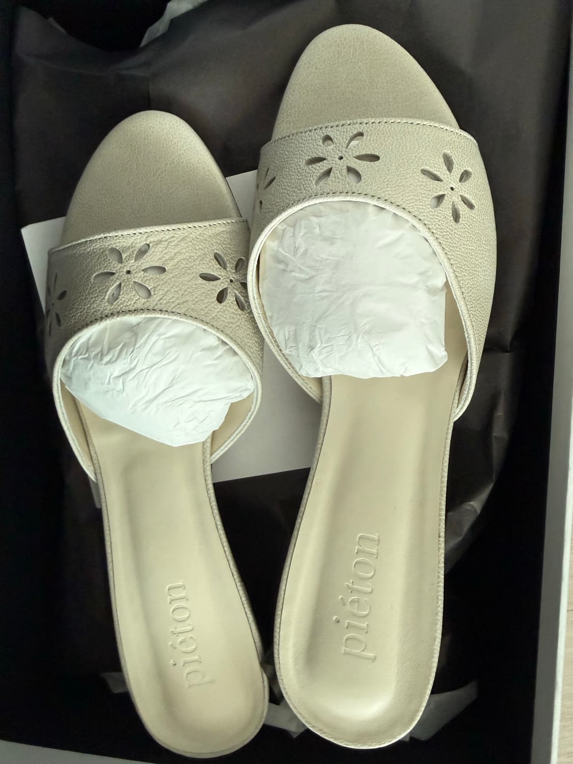 pieton 피에톤 뮬 jeje floral-cut mules 새상품 상품이미지7