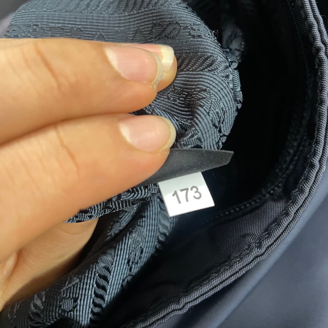 프라다 Prada 네이비 테수토 사피아노 크로스백 상품이미지9