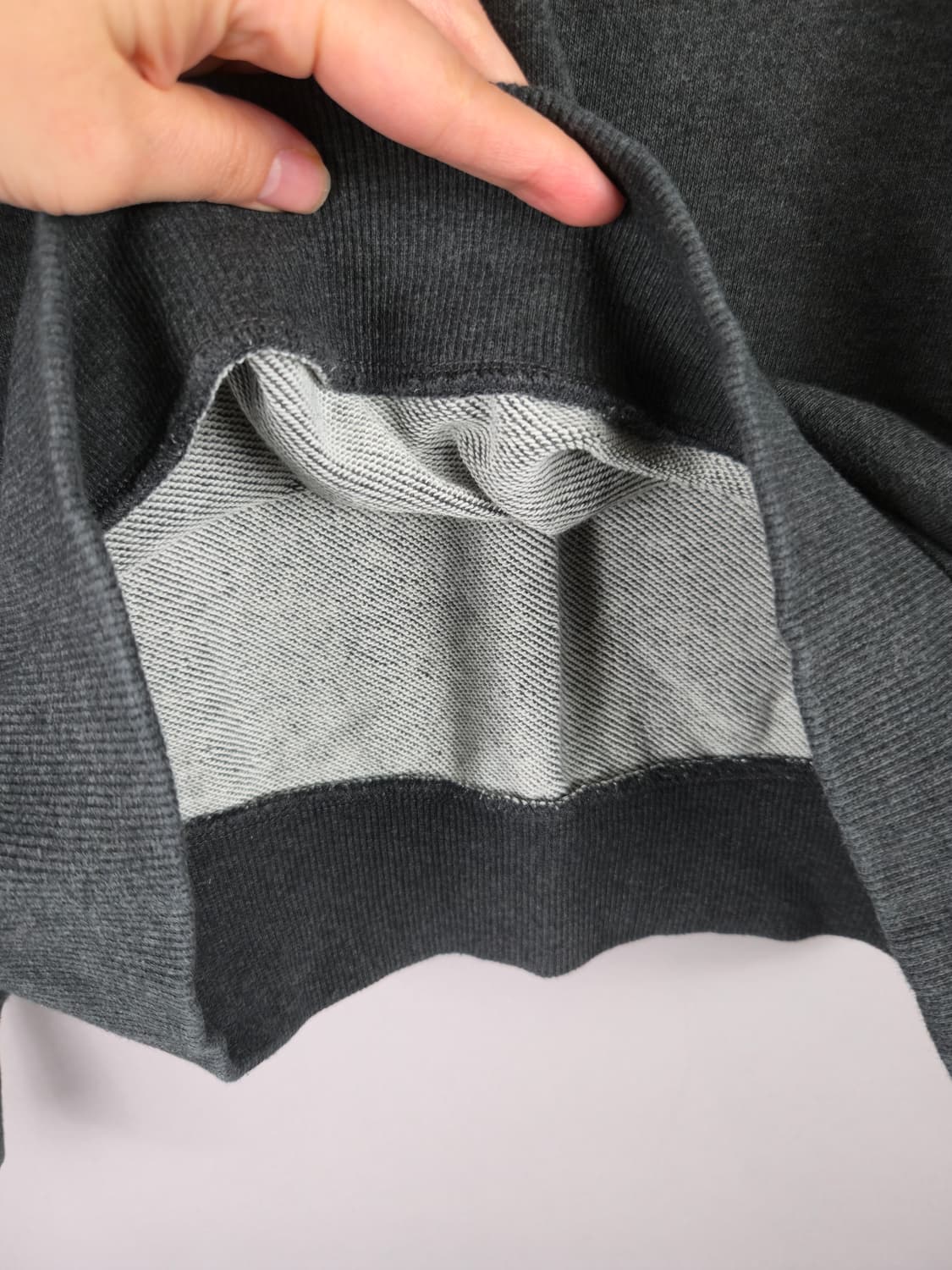 [무료배송]뉴발란스 100(L) 남성 스웨트 기본 맨투맨 티셔츠 상품이미지4