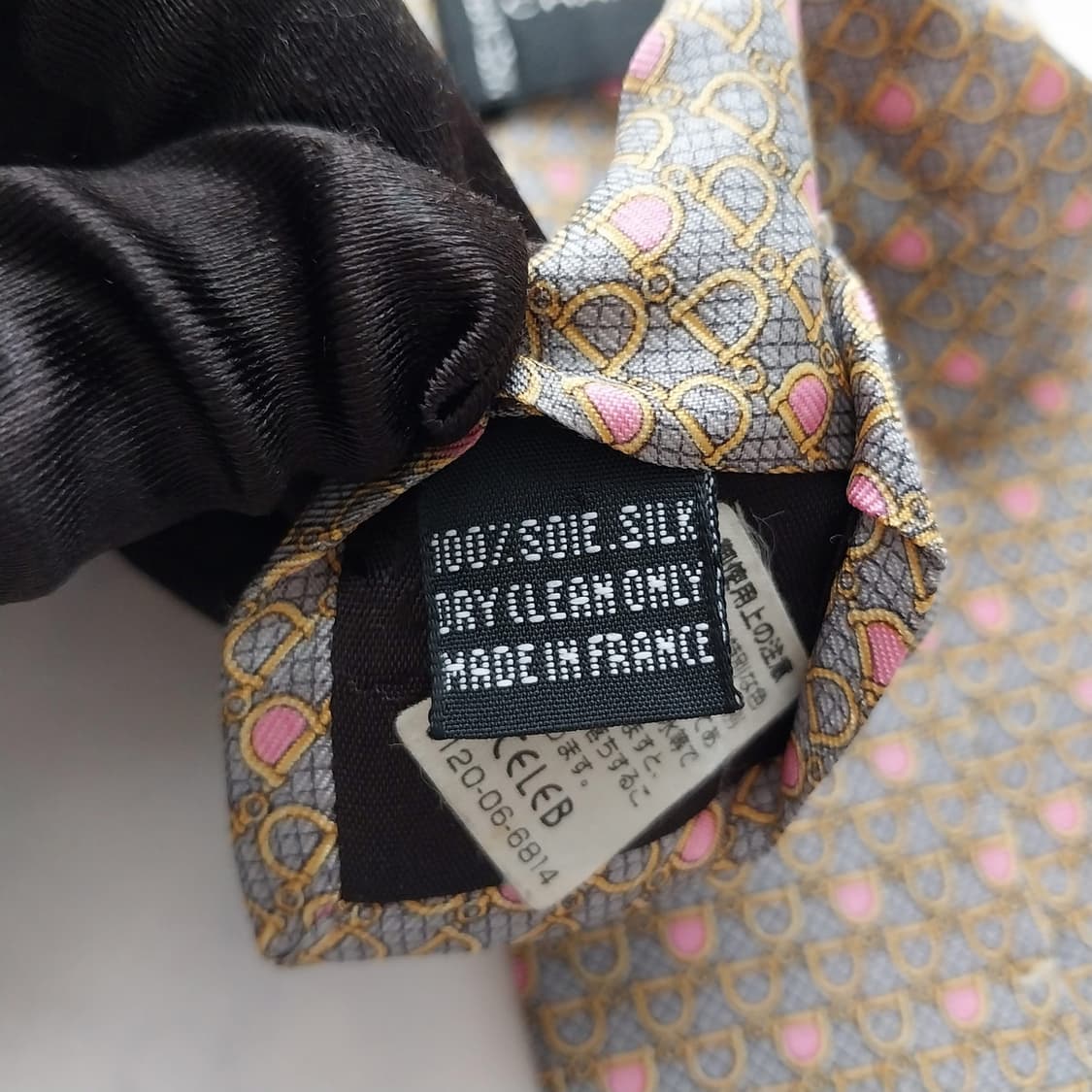 샤를주르당 실크 그레이&옐로&핑크 넥타이 9.6cm A+등급 K1434
 상품이미지10