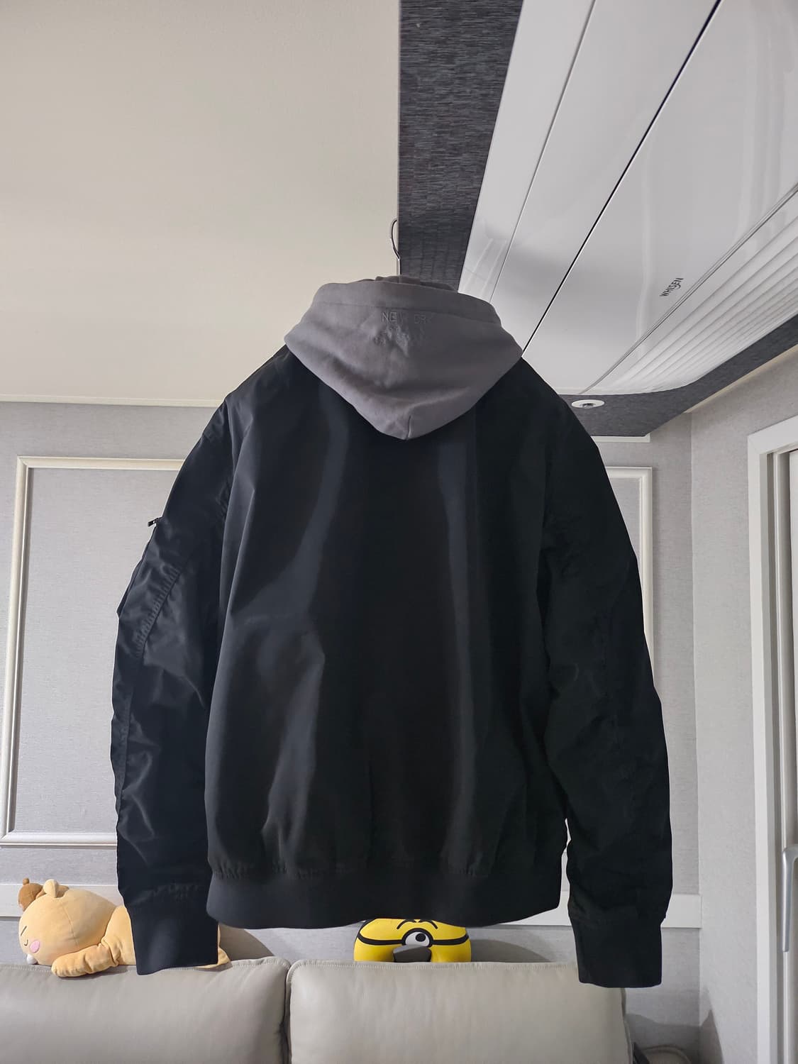 [거의 새것] 질스튜어트뉴욕 블랙 후드패널 MA-1 항공점퍼 상품이미지2