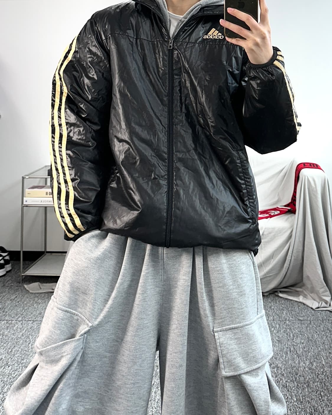 아디다스 블랙 골드 유광 바람막이 점퍼 M 상품이미지3