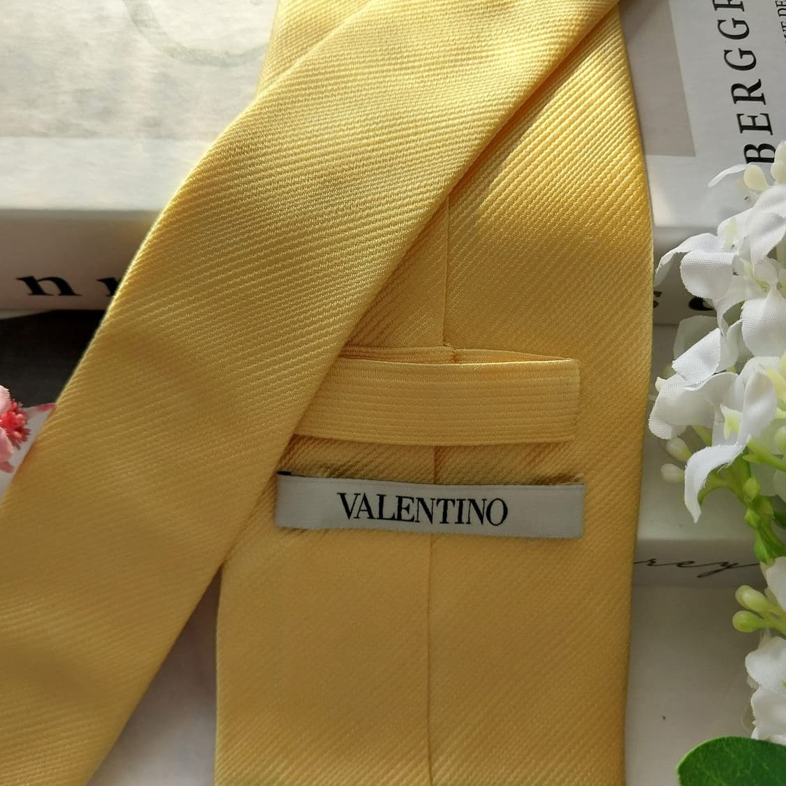 발렌티노 실크 레몬 솔리드 넥타이 8.7cm A+등급 K1544
 상품이미지7