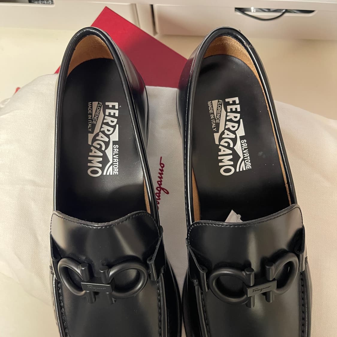 새상품 살바토레 페라가모 로로 로퍼 8.5 상품이미지2