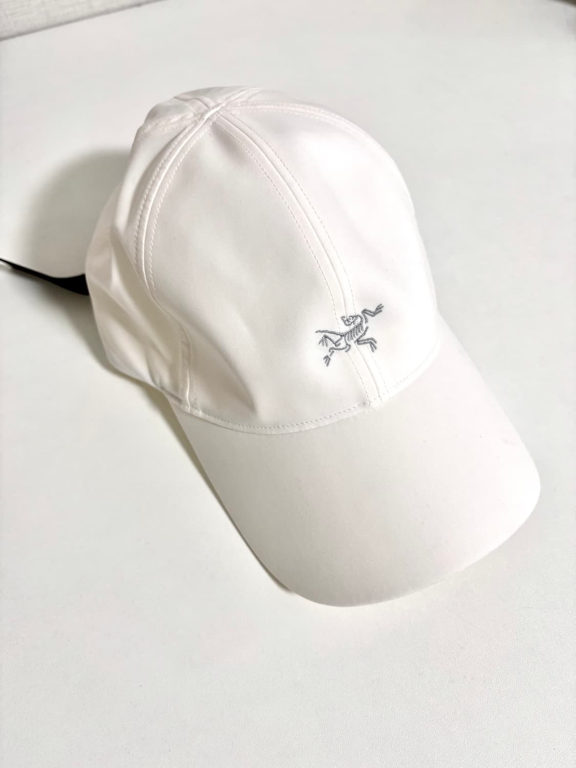 아크테릭스 스몰 버드캡 화이트 상품이미지1