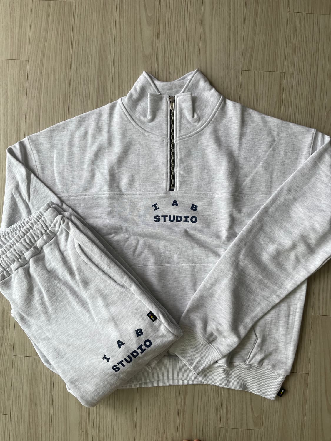 [새상품] 아이앱 스튜디오 스웻 셋업 상품이미지1