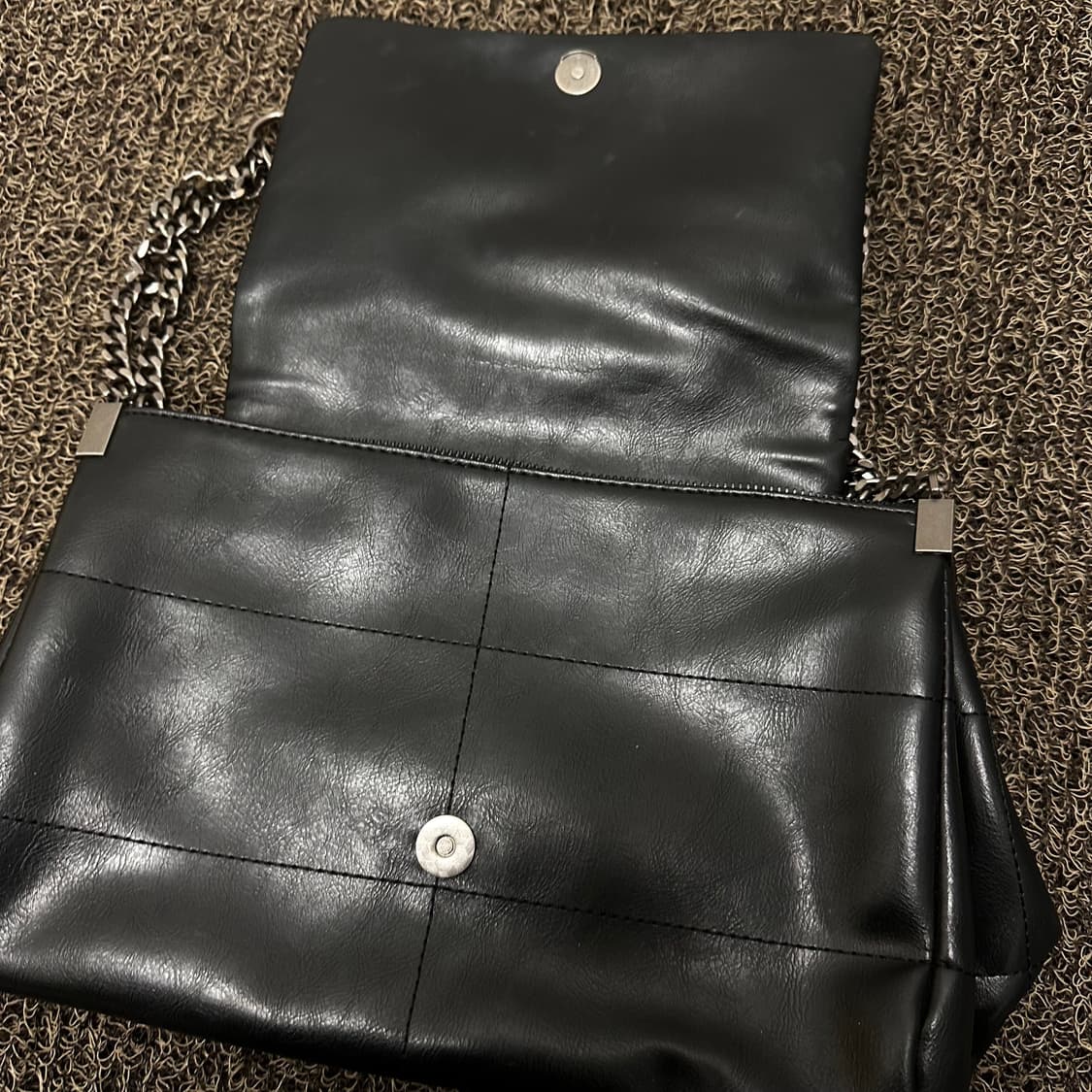 ZARA 자라 여성 락 플랩 유나백 숄더백 블랙 상품이미지4