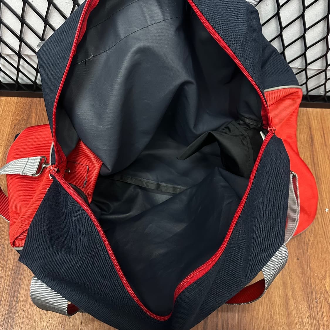 90s 나이키 에어 더플백 레트로 그래픽 로고 네이비 레드 배색 상품이미지9