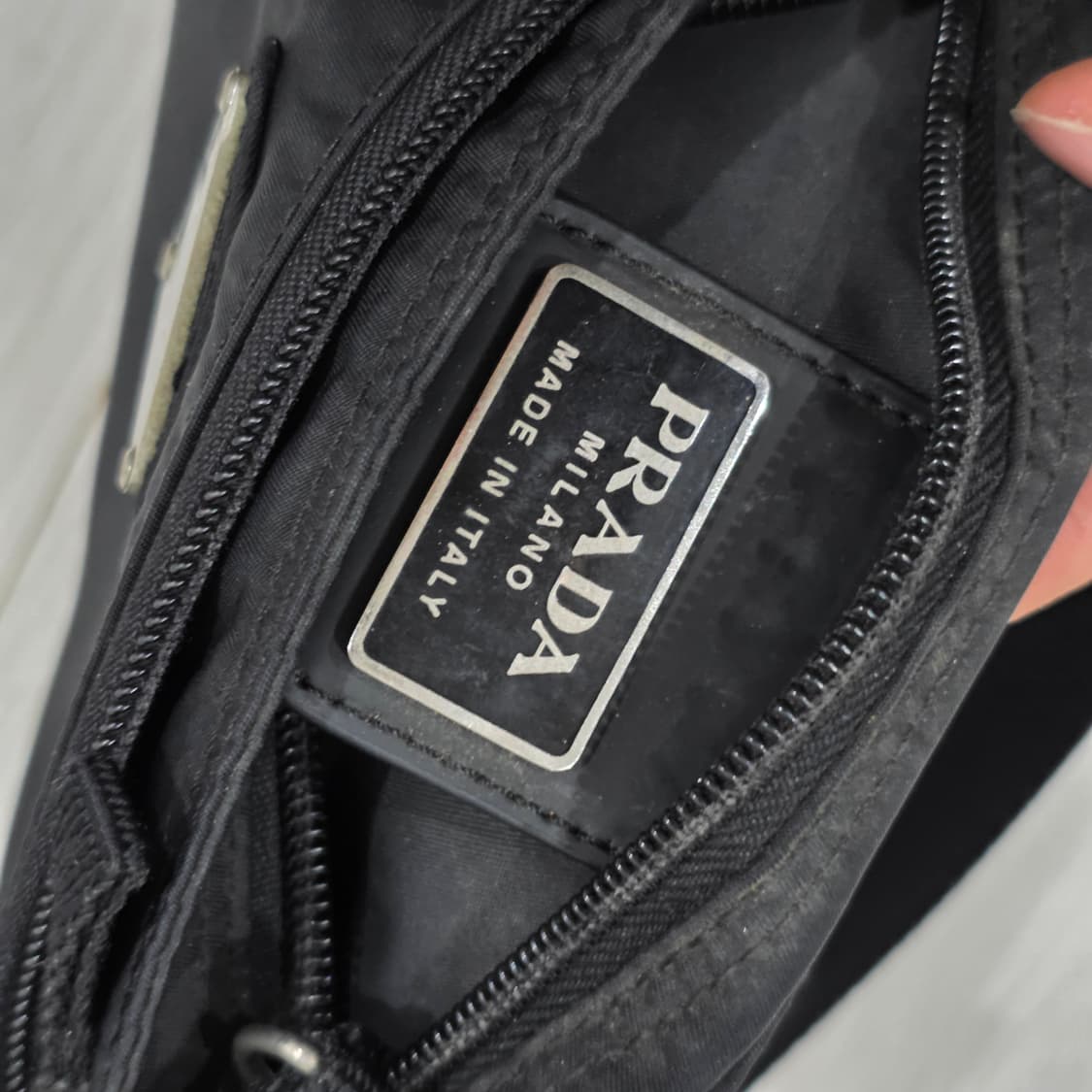 프라다 테수토 나일론 플랫 미니 크로스백 숄더백 상품이미지5