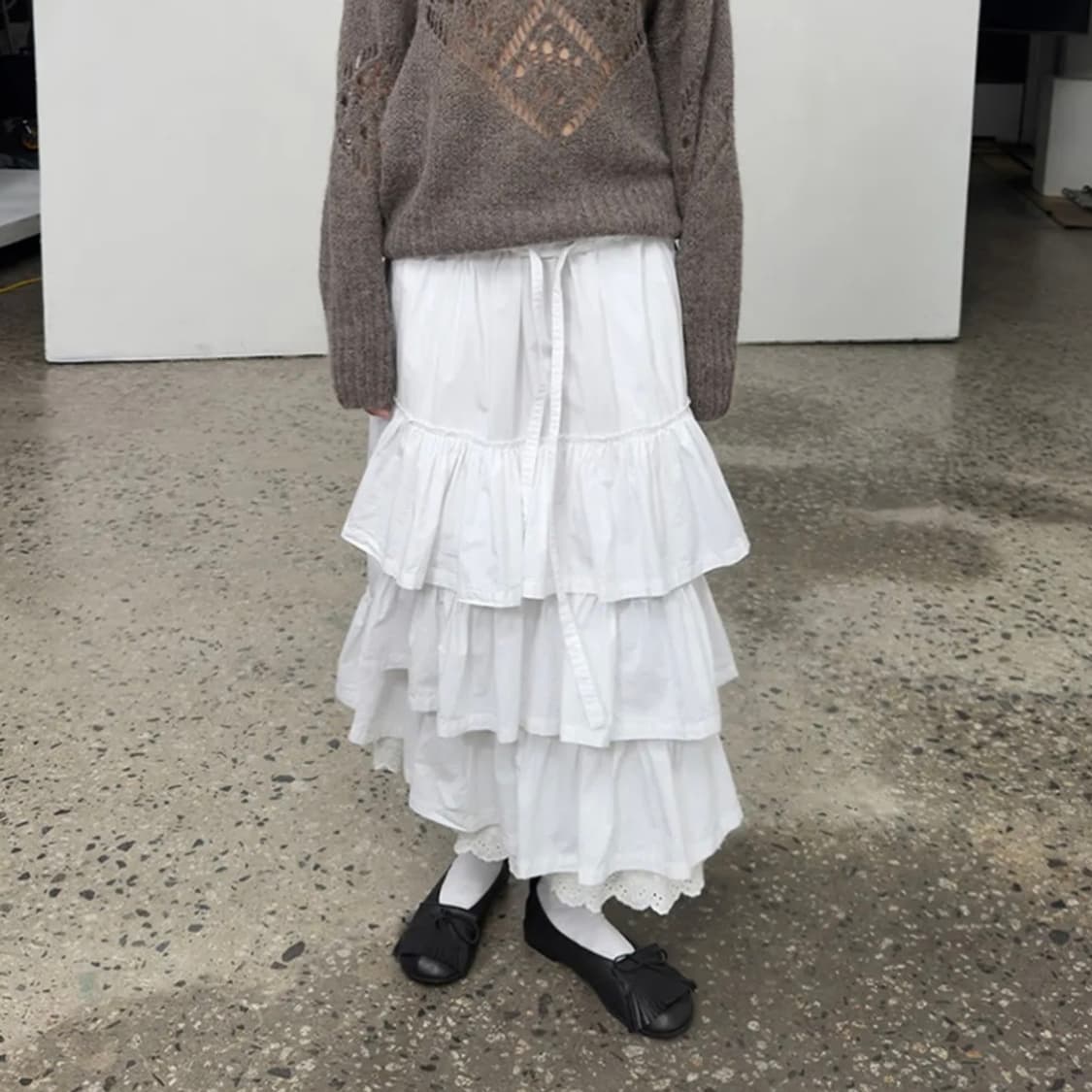 오픈와이와이 롤 웨이스트 티어드 롱 스커트 화이트 상품이미지1