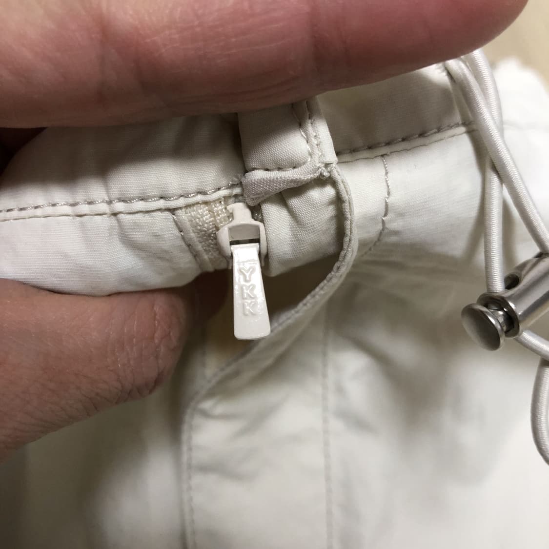 (L) 새상품 인사일런스 INSILENCE 디태처블 트랙 카고 팬츠 크림 상품이미지6