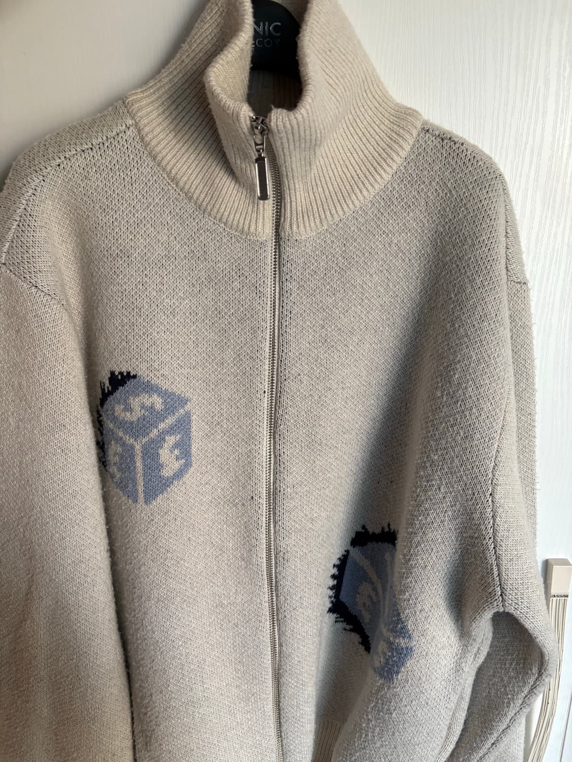  예스아이씨 니트집업 상품이미지1