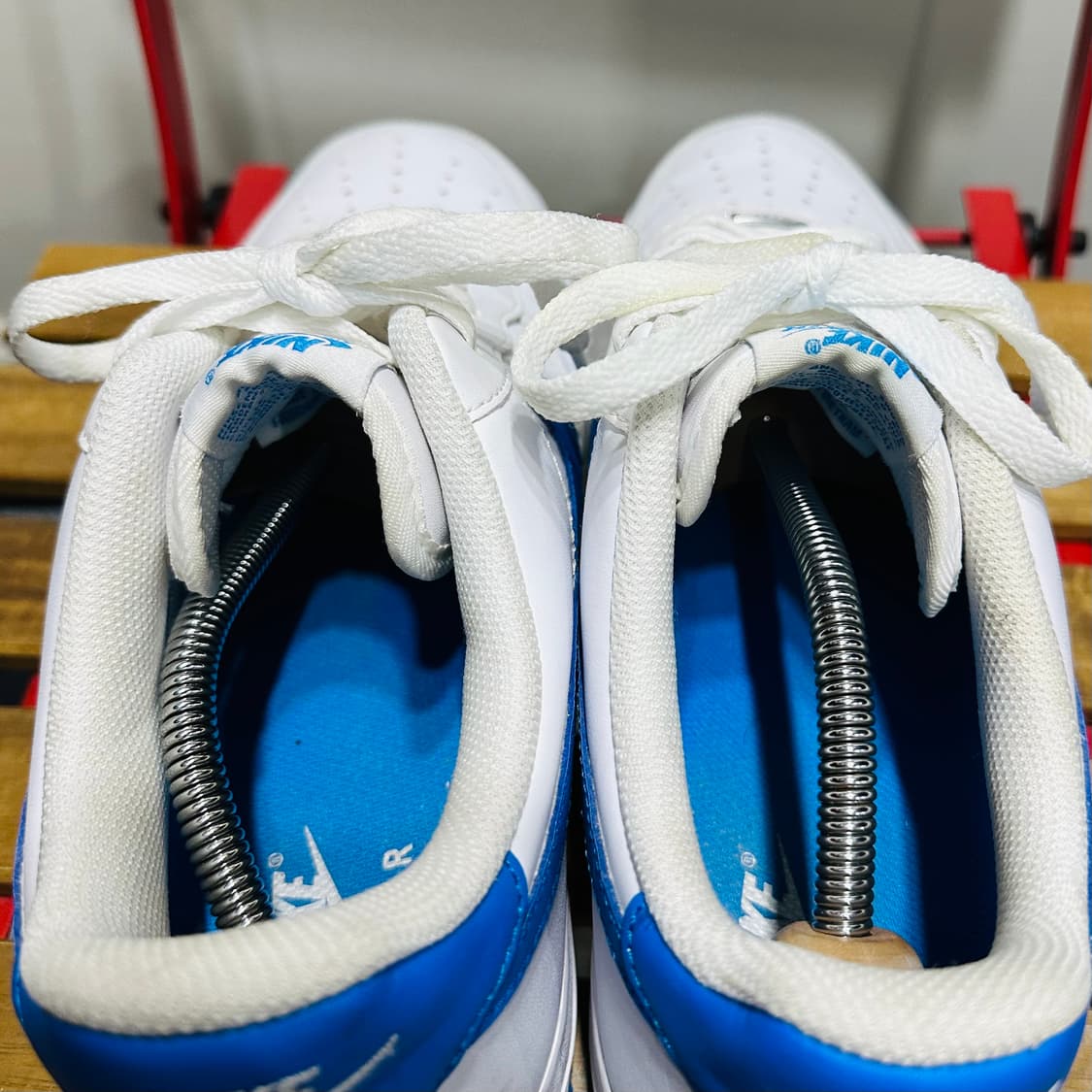 300) 나이키 운동화 남성 남자 신발 에어포스1 흰/파 상품이미지5