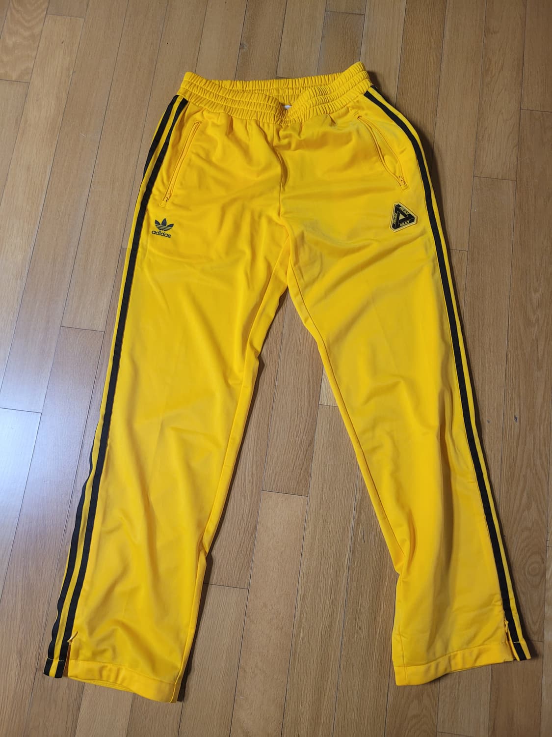 팔라스 x 아디다스 파이어버드 트랙 팬츠 옐로우 - 20FW 상품이미지1