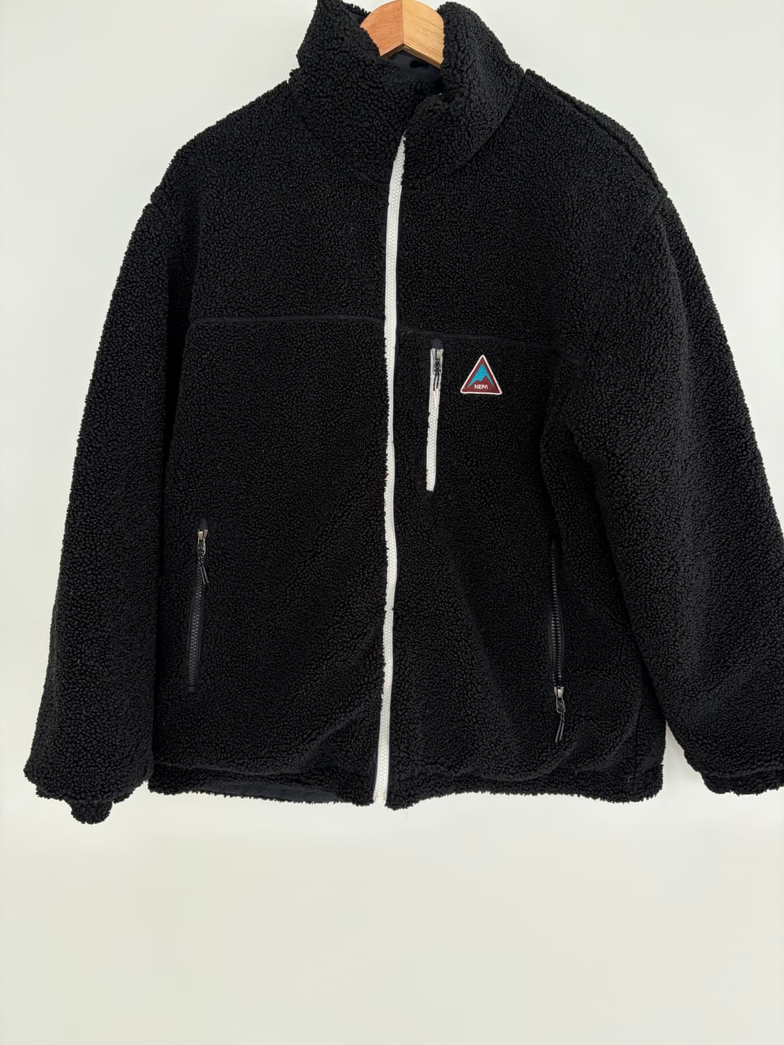 네파 블랙앤 화이트 리버시블 패딩 상품이미지4