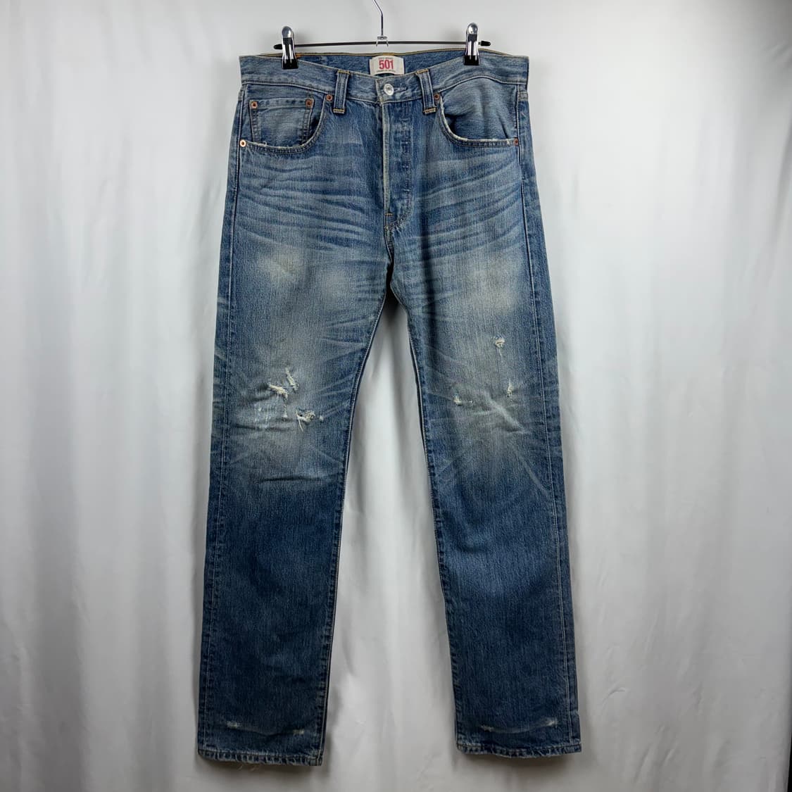 (32/33) 리바이스 501 스트레이트 핏 버튼플라이 연청 데님 팬츠 상품이미지2