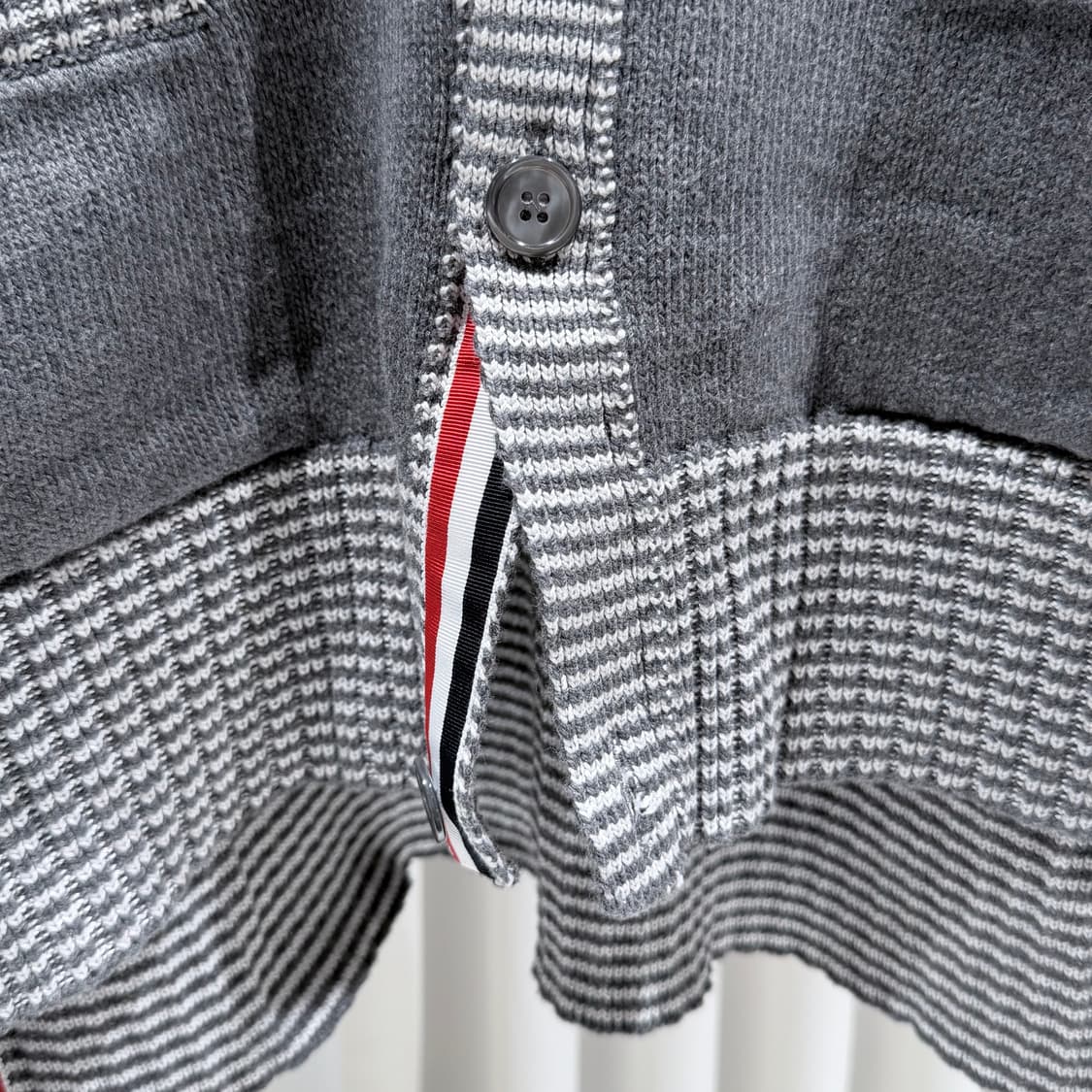 (A+/5) / 톰브라운 헥터 인타르시아 그레이 가디건 상품이미지5