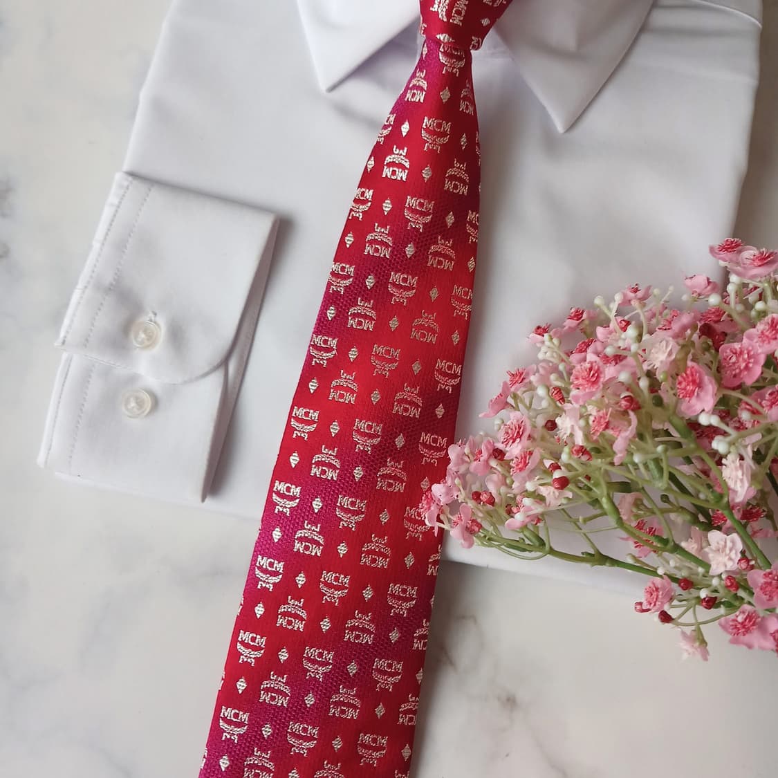 MCM 실크 레드 로고 자카드 넥타이 8.9cm A+등급 A19158
 상품이미지5