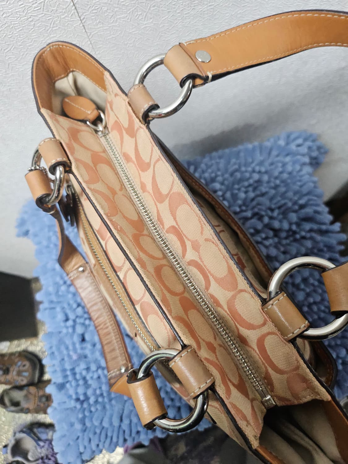 COACH 코치 시그니처 자가드 숄더백 상품이미지4