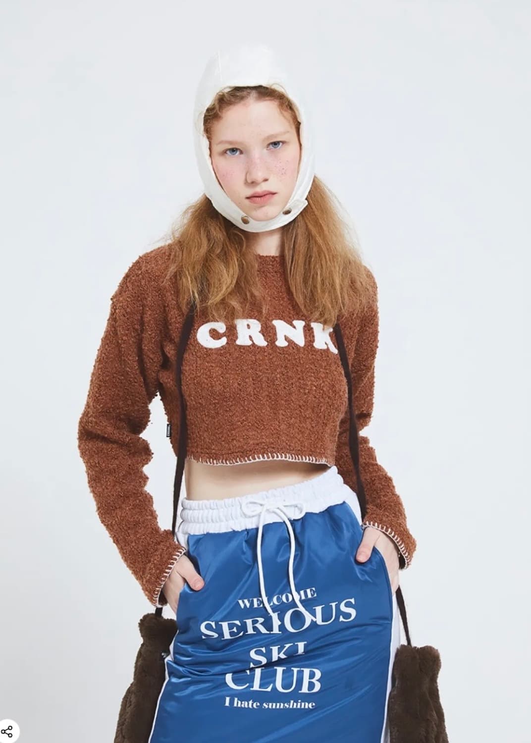 크랭크 양털 크롭 니트 상품이미지1