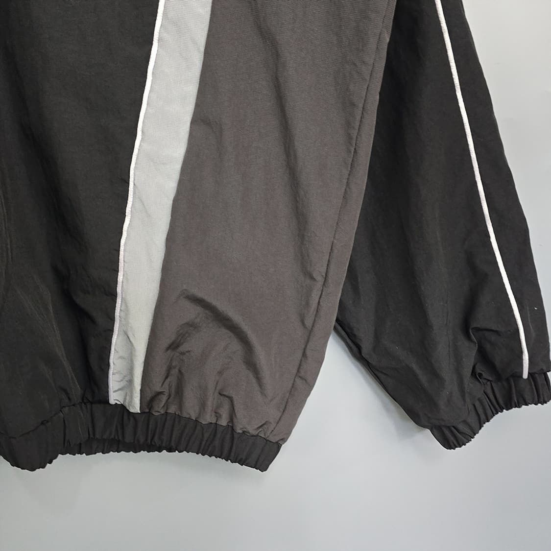 1993스튜디오(1993STUDIO) 배색 아노락 바람막이 FREE 상품이미지3