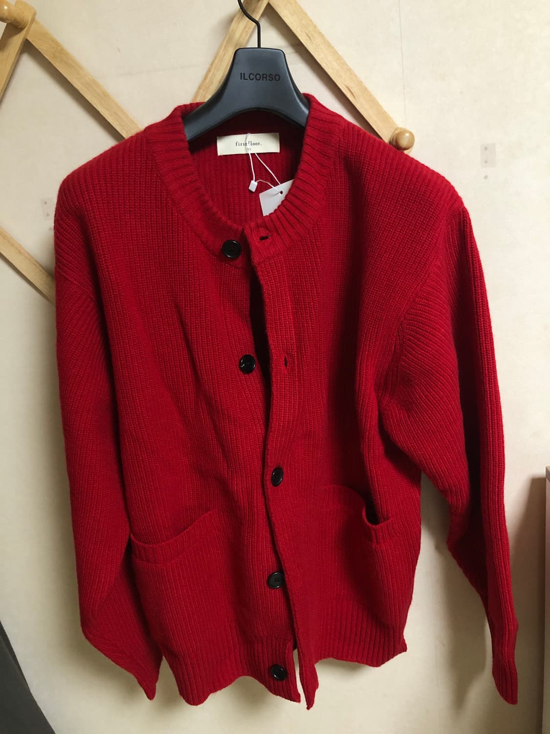 [새상품] 퍼스트 플로어 라운드넥 가디건 비비드 레드 50 사이즈 상품이미지2