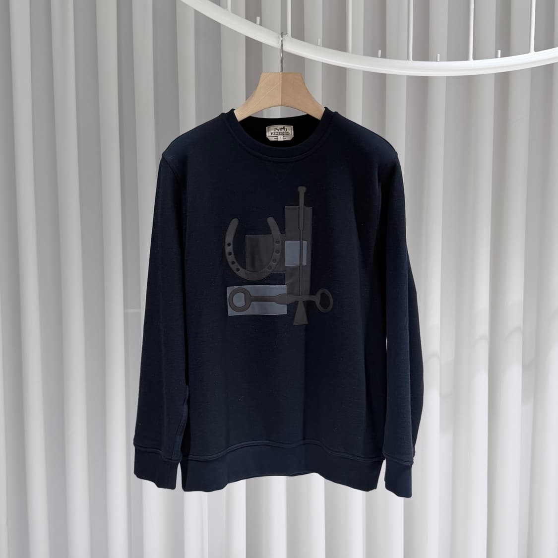 (A+/L) / 에르메스 홀스슈 레더 가죽 패치 스웨트셔츠 맨투맨 네이비 상품이미지1