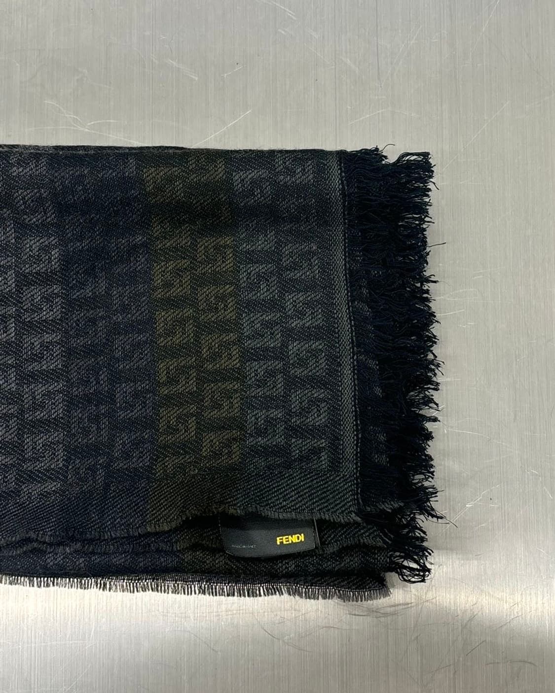 펜디 네이비 주카 머플러  상품이미지4