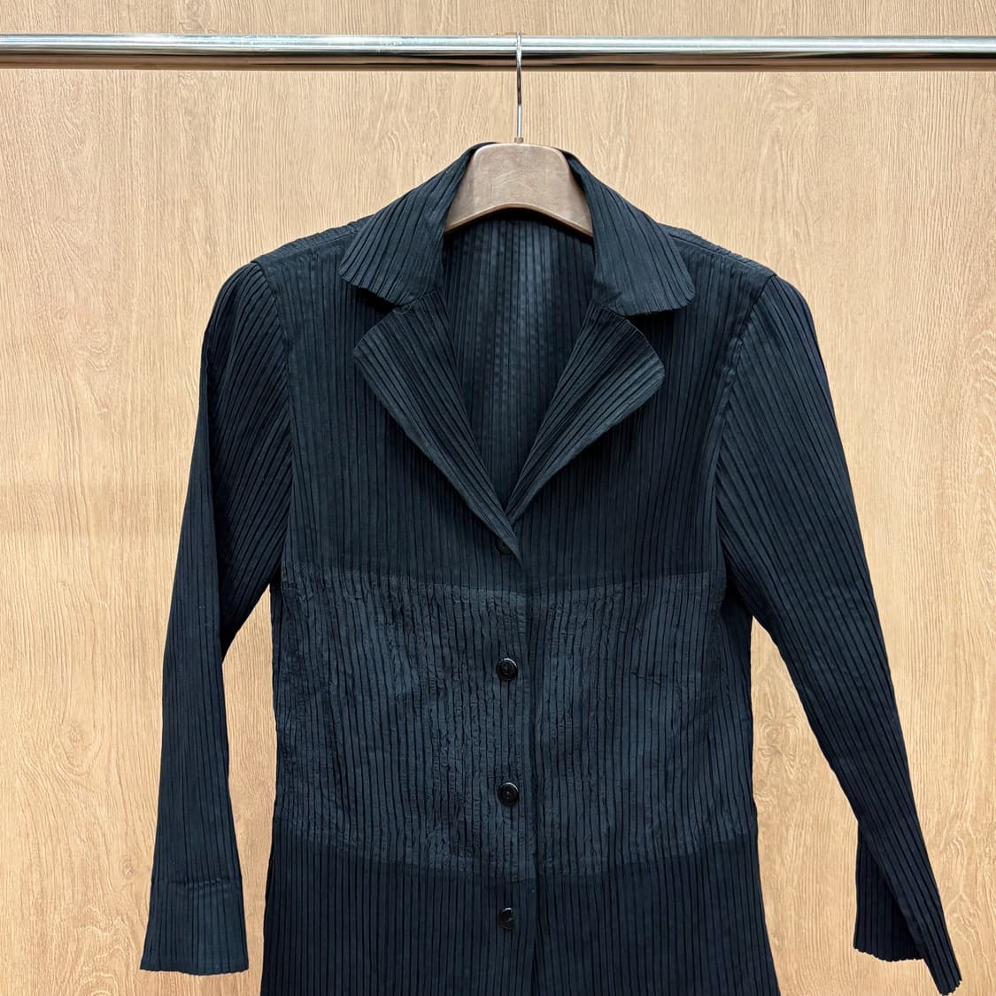 JPN 플리츠 자켓 스트라이프 결감 싱글 버튼 클로징 디테일 블랙 상품이미지4