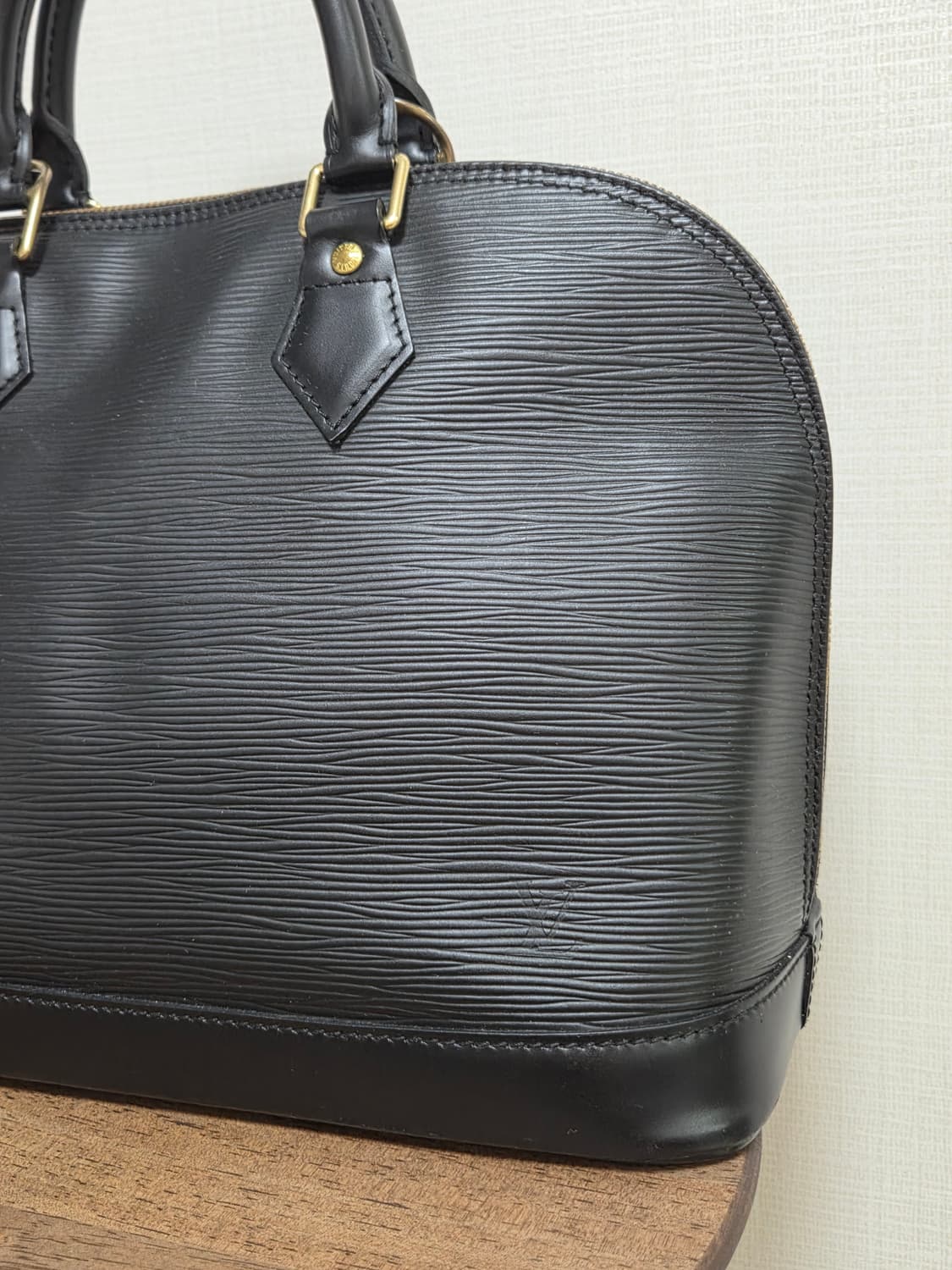 [루이비통] 알마 PM / 에삐 블랙 / 클래식 토트백 상품이미지4