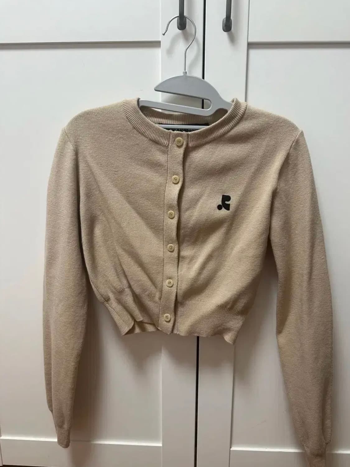 [새상품] 레스트앤레크레이션 크롭 니트 가디건 베이지 상품이미지1