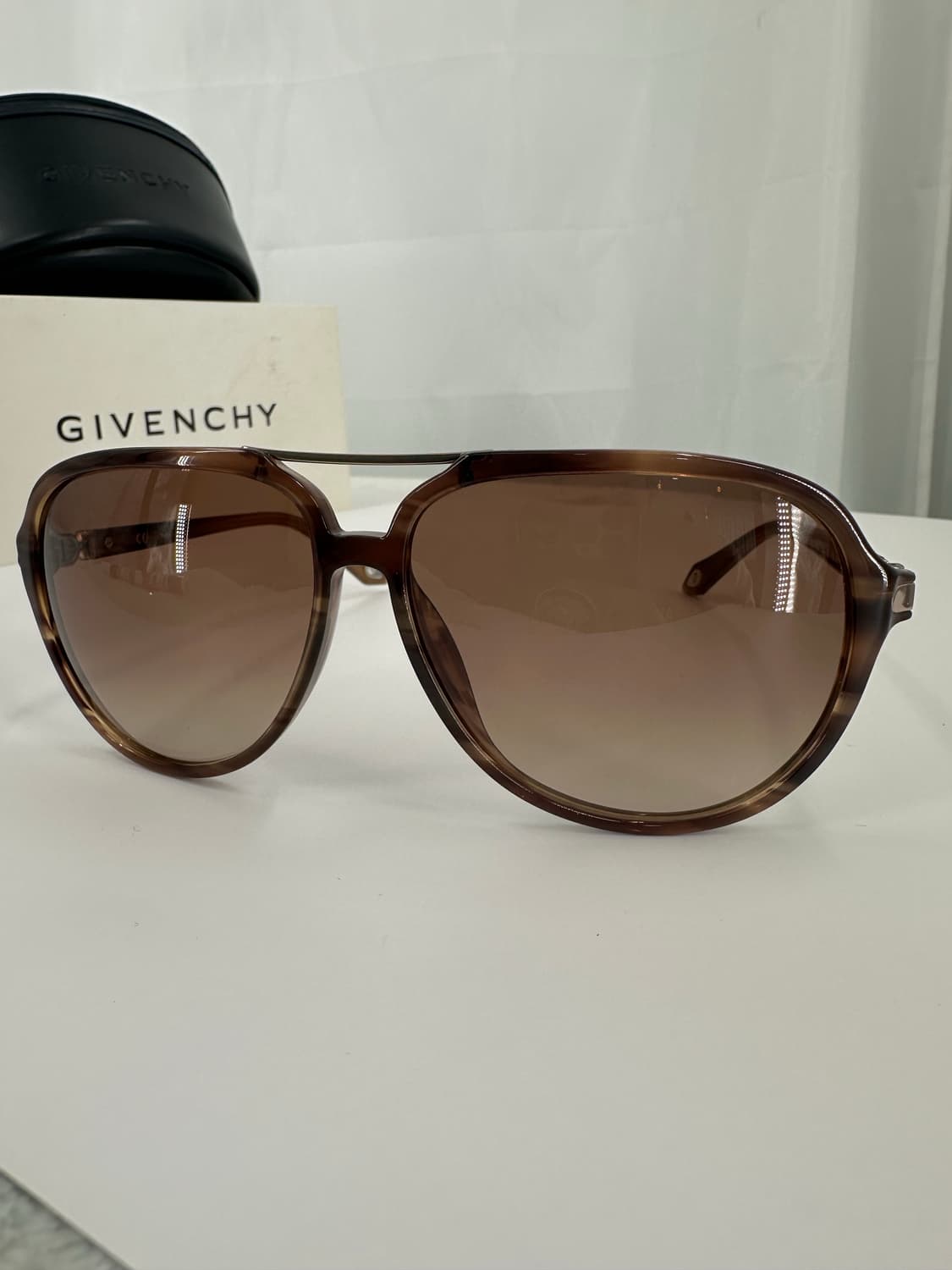 [새상품 무료배송] 정품 지방시 Made in Italy 선글라스 상품이미지1