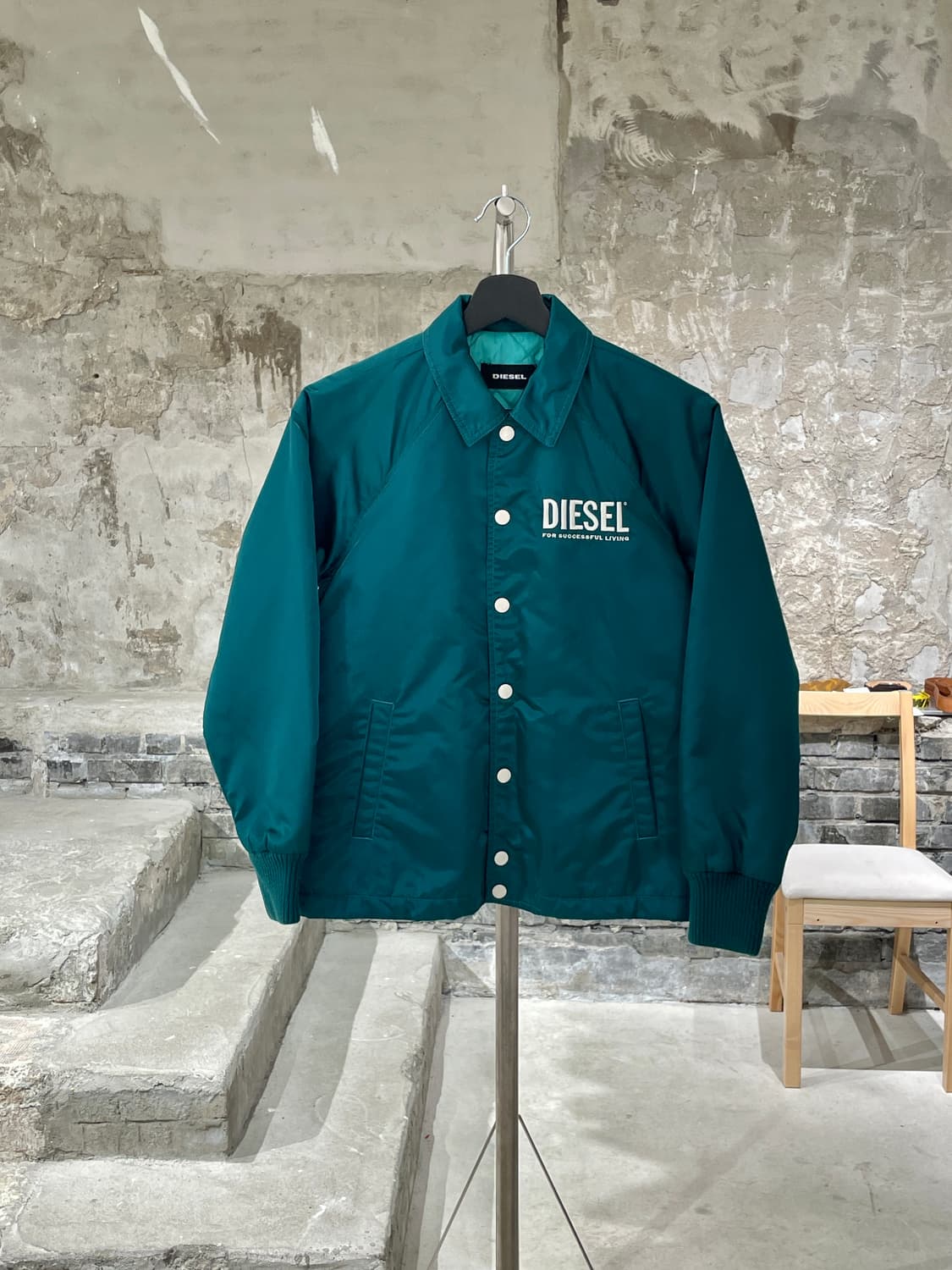 디젤 2019 터쿼즈 로고 나일론 코치 자켓 상품이미지1
