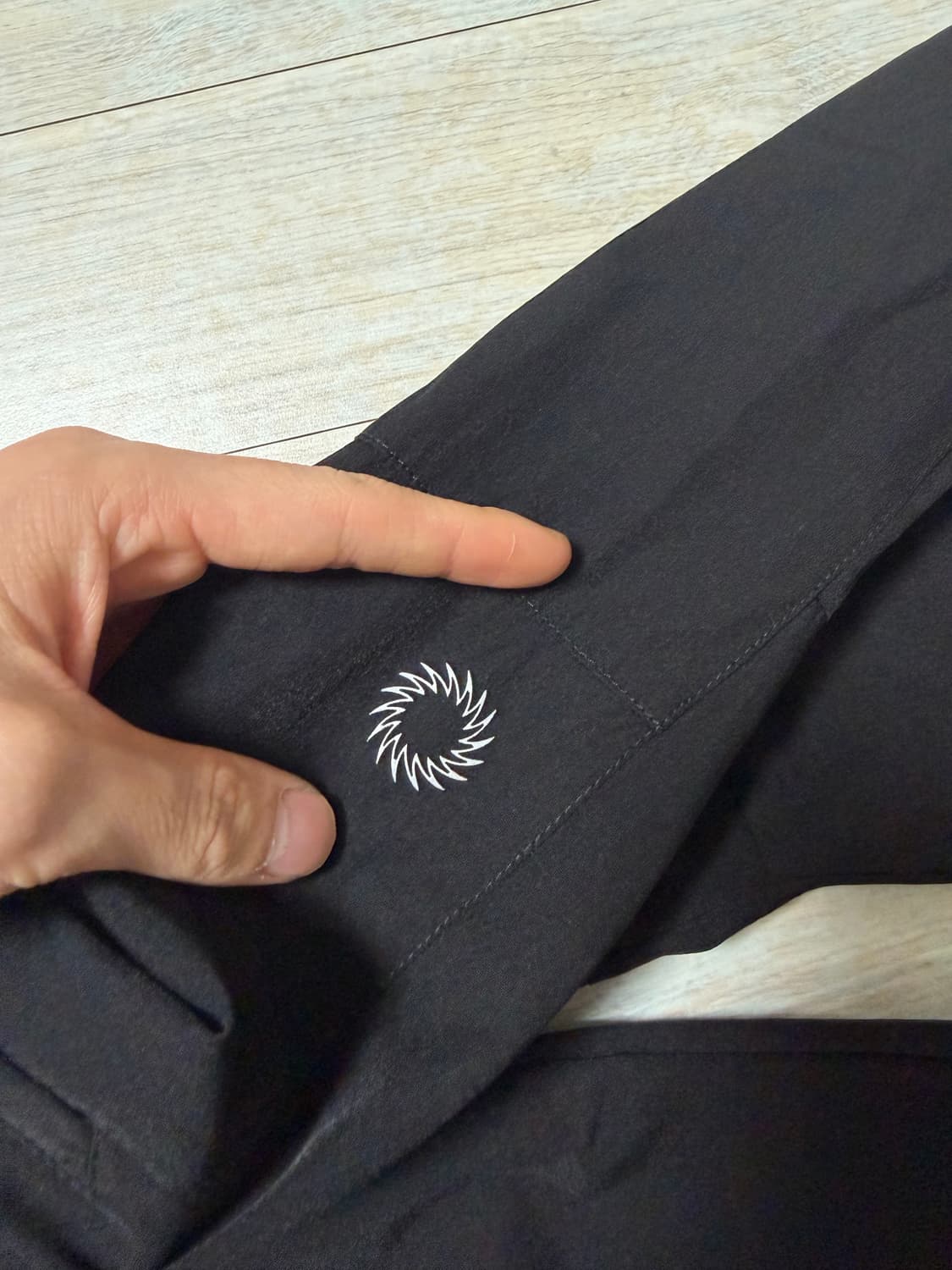 UVU 트랙팬츠 판매합니다 상품이미지4