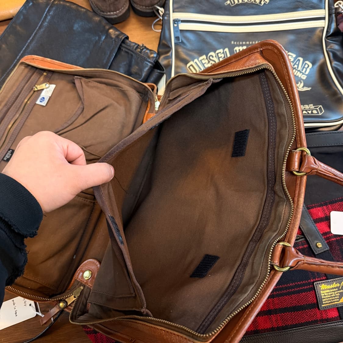 포터 레더 브리프케이스 파티나 현상 가방 상품이미지5