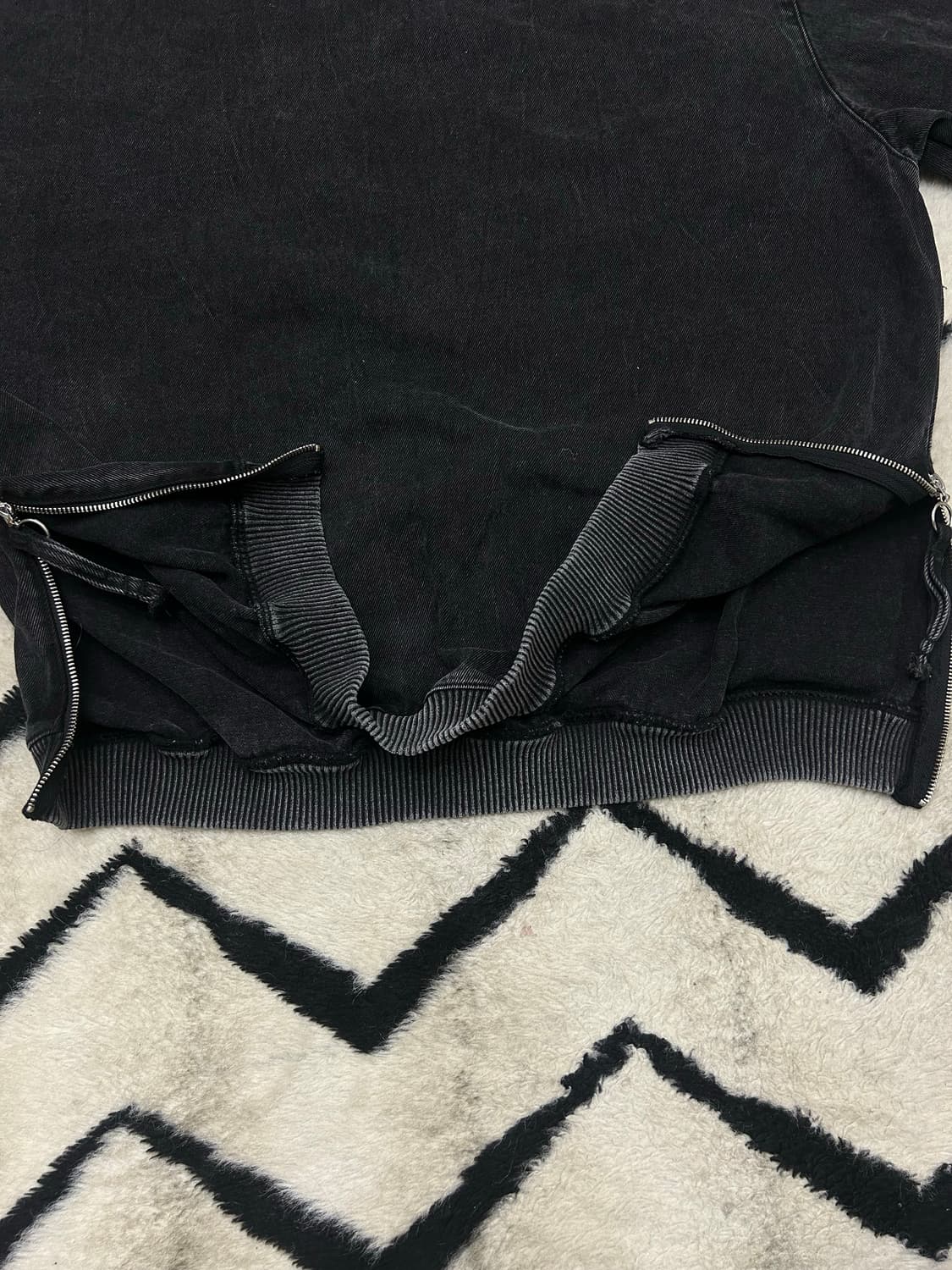 [한국2XL]ZARA 데님 흑청 워싱 맨투맨 상품이미지5