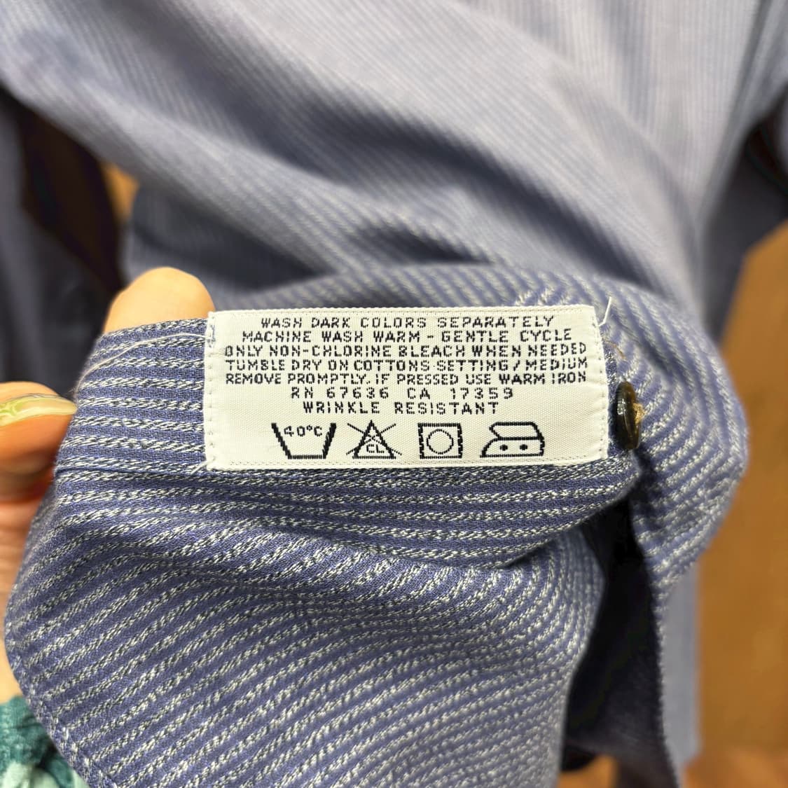 입생로랑 헨리넥 긴팔 스트라이프 셔츠 투 포켓 디테일 레귤러핏 블루 상품이미지7