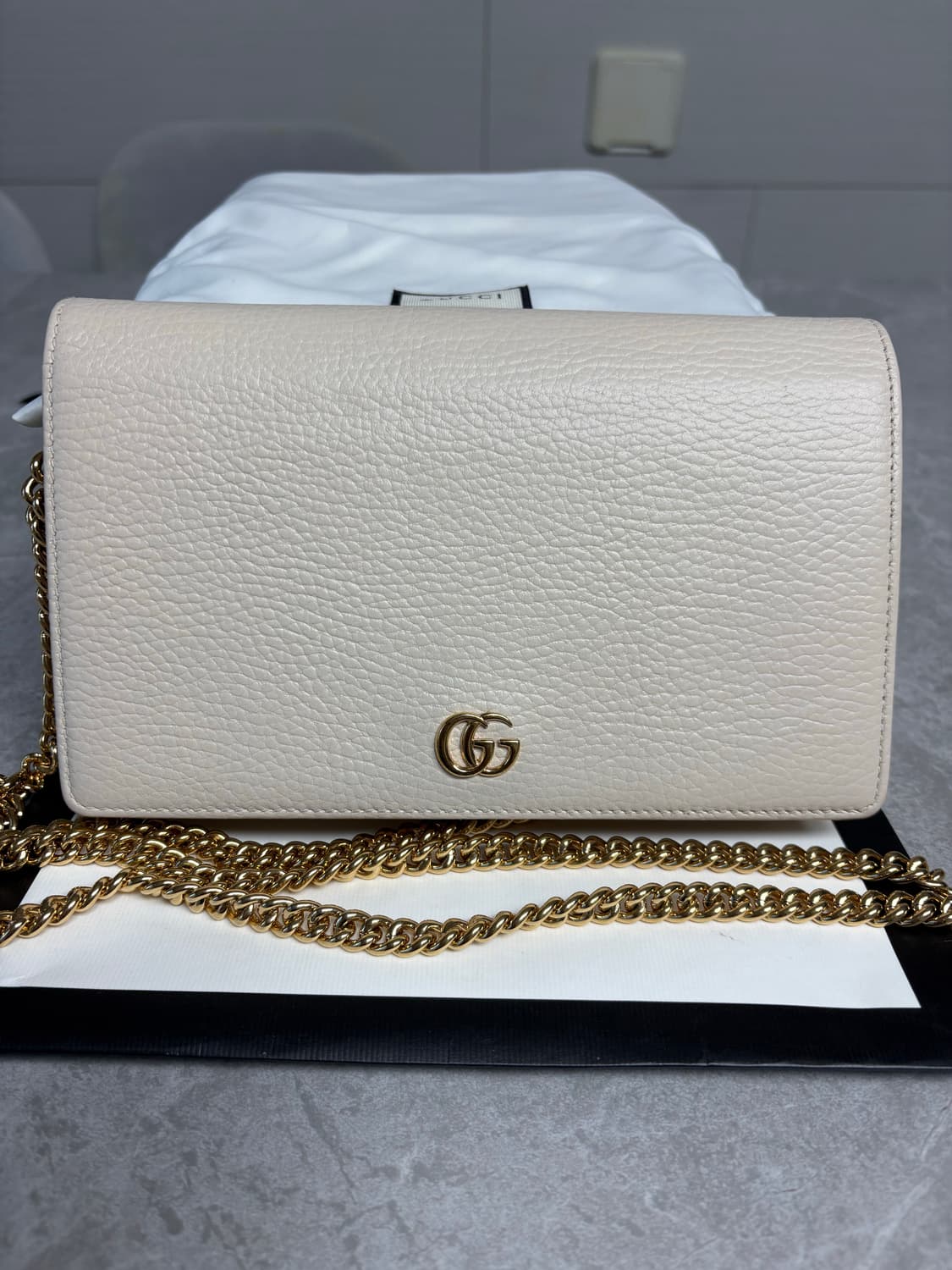 구찌 마몬트 미니 가죽 체인백 아이보리 상품이미지1